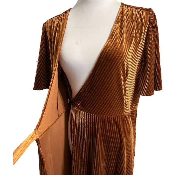 NWT Simplee Butterfly Sleeve Wrap Dress - Picture 7 of 10